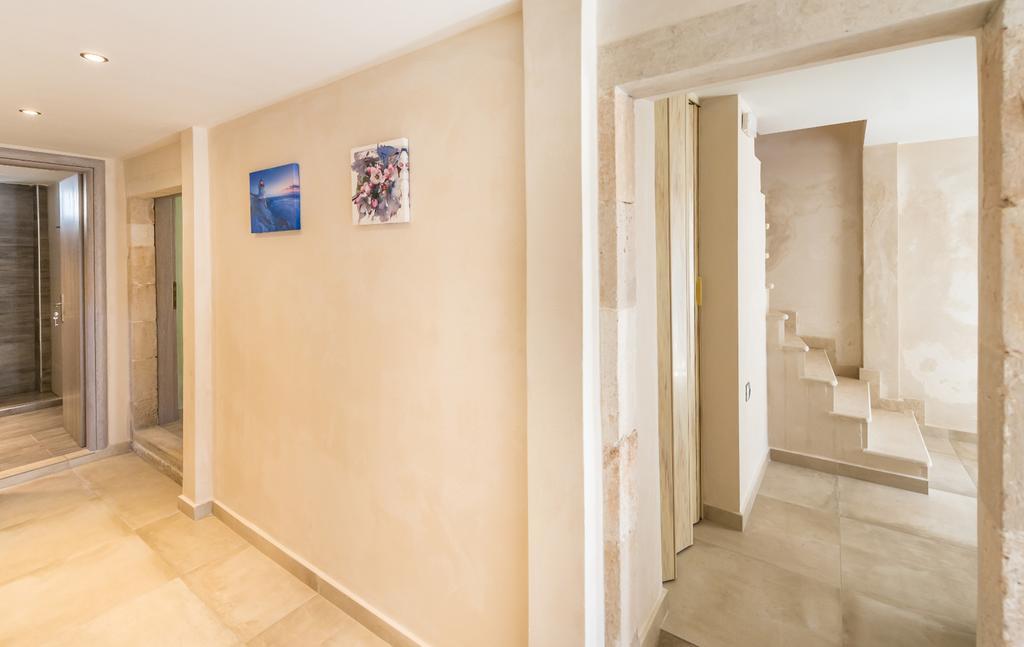 Villa Callisto- Elegant Restored Villa With Pool Gyri Bagian luar foto