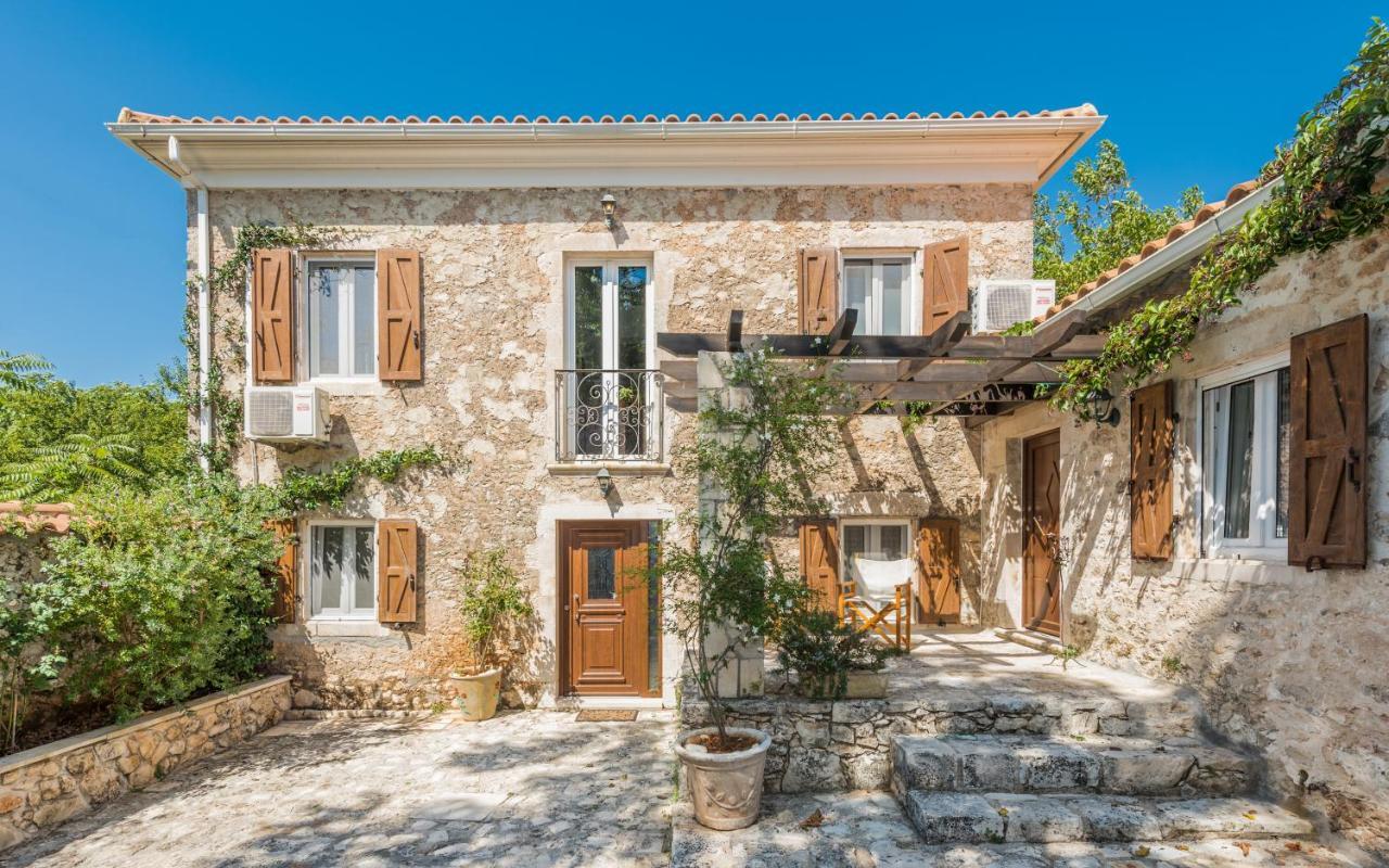 Villa Callisto- Elegant Restored Villa With Pool Gyri Bagian luar foto